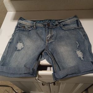 Rebel By Right Bramuda Shorts